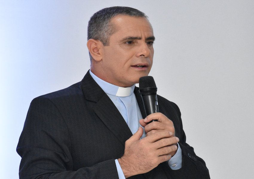 Pe. Edinísio Pereira