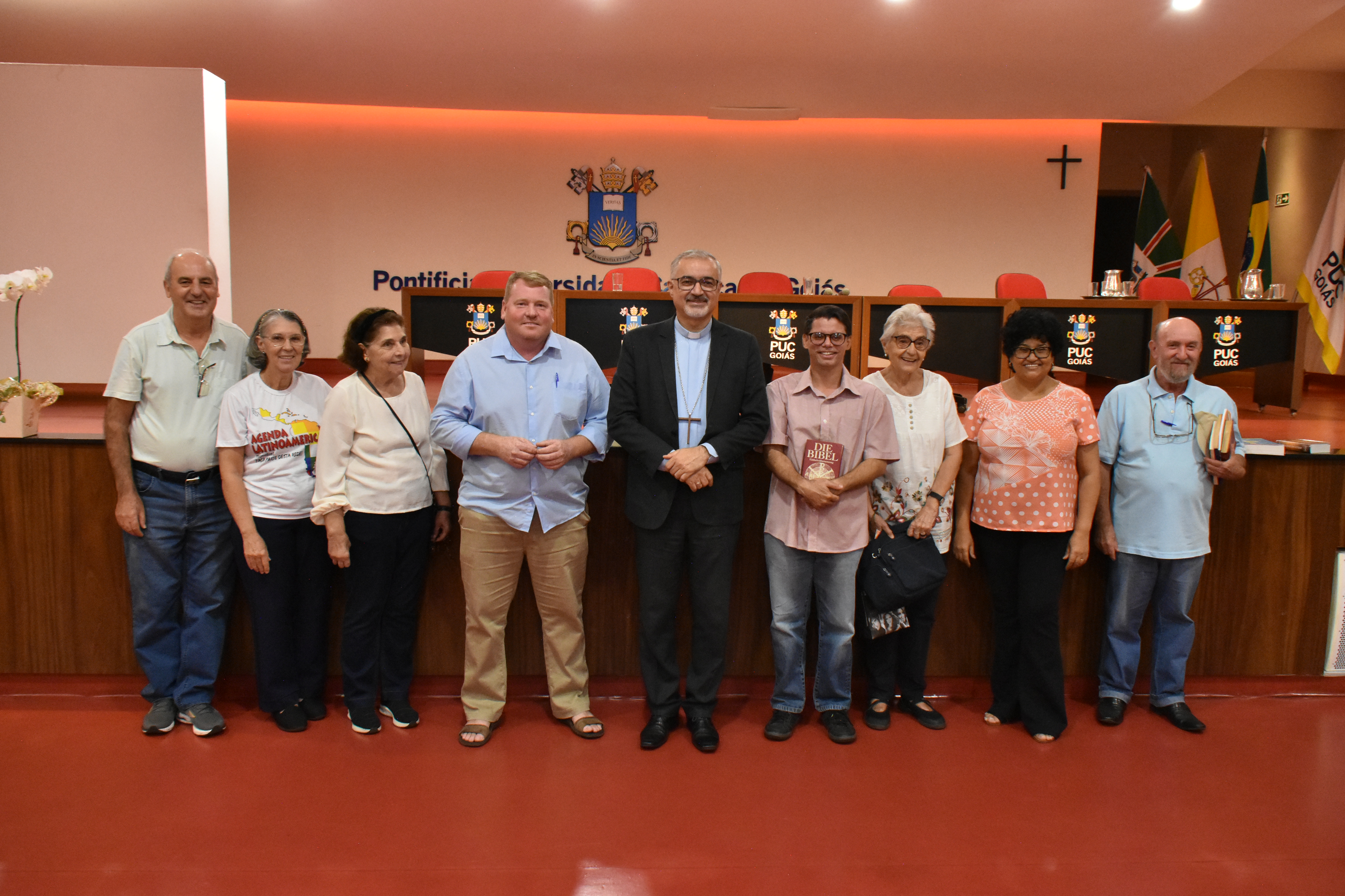 Na foto, alguns dos membros da Comissão Arquidiocesana para Animação Bíblica da Pastoral, apresentados na noite de hoje.
